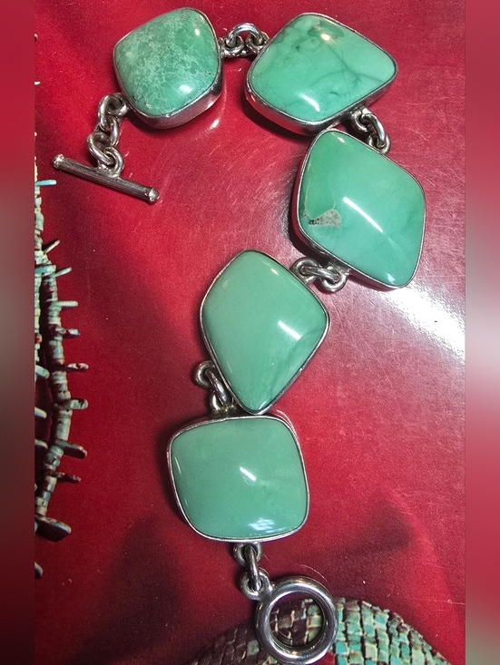 Southwestern Jewelry - Vintage Soutwest-inspired Sterling Silver And Variscite Cabochan Toggle Bracelet